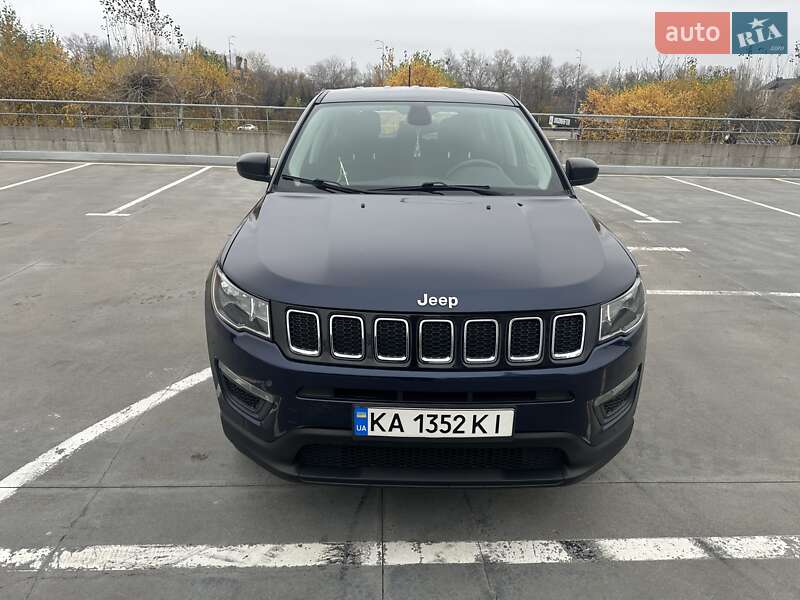 Внедорожник / Кроссовер Jeep Compass 2018 в Киеве