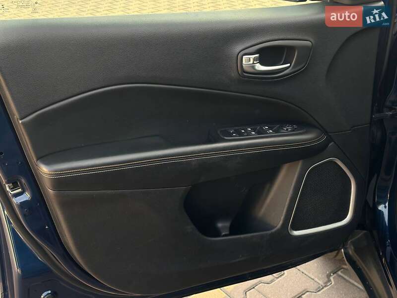 Внедорожник / Кроссовер Jeep Compass 2018 в Киеве