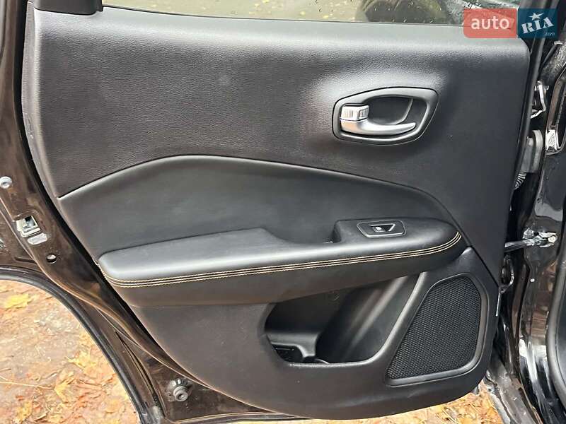 Позашляховик / Кросовер Jeep Compass 2017 в Києві фото 26 Позашляховик / Кросовер Jeep Compass 2017 в Києві