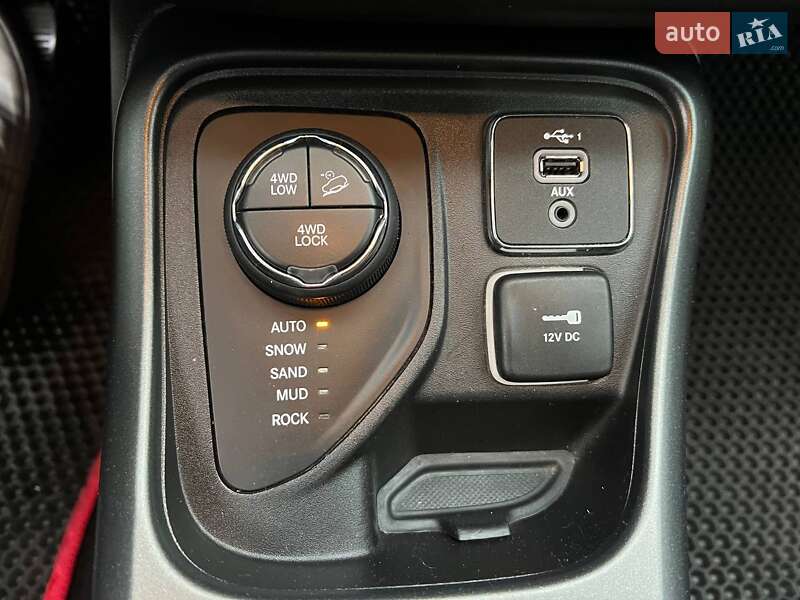 Позашляховик / Кросовер Jeep Compass 2019 в Києві фото 17 Позашляховик / Кросовер Jeep Compass 2019 в Києві