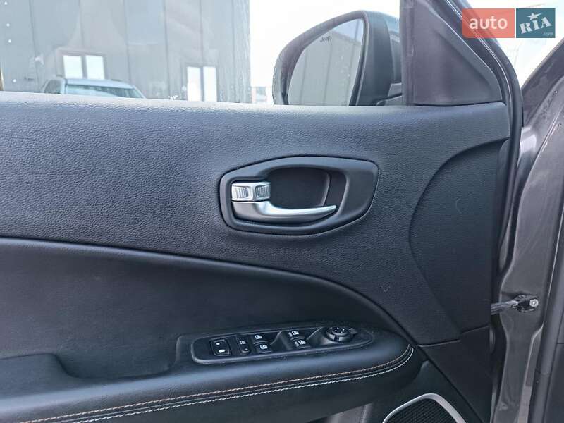Внедорожник / Кроссовер Jeep Compass 2018 в Львове фото 16 Внедорожник / Кроссовер Jeep Compass 2018 в Львове