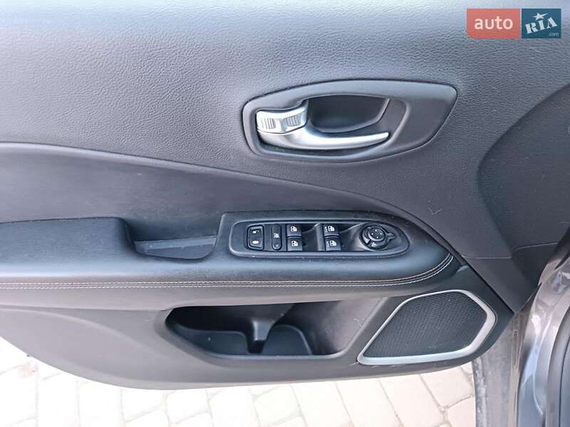 Внедорожник / Кроссовер Jeep Compass 2018 в Львове фото 17 Внедорожник / Кроссовер Jeep Compass 2018 в Львове