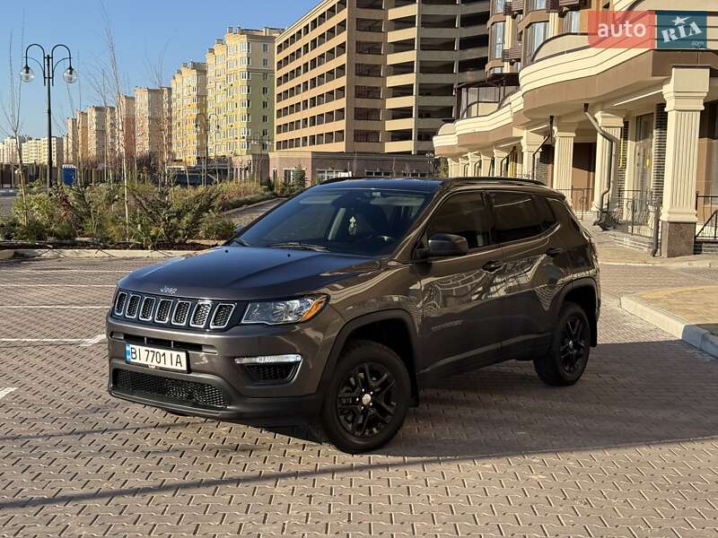 Внедорожник / Кроссовер Jeep Compass 2017 в Софиевской Борщаговке
