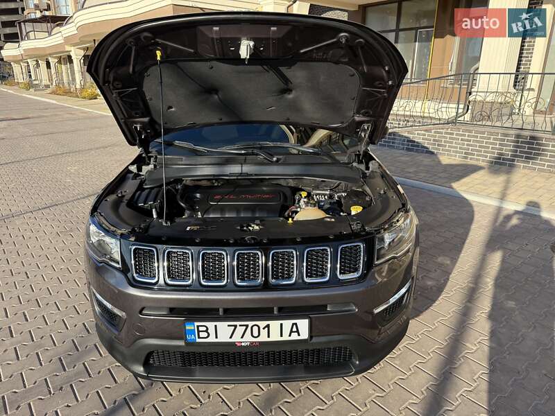 Внедорожник / Кроссовер Jeep Compass 2017 в Софиевской Борщаговке