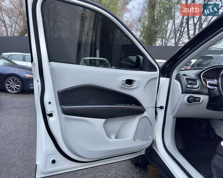 Внедорожник / Кроссовер Jeep Compass 2019 в Киеве