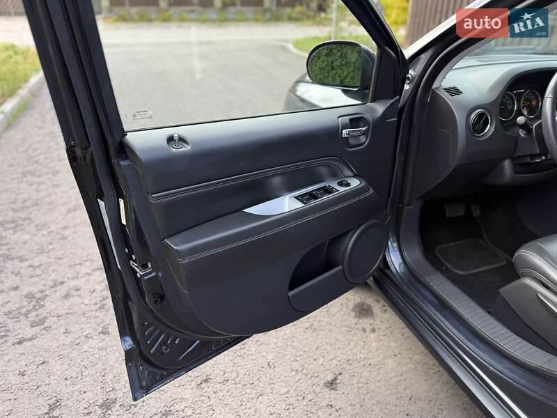 Внедорожник / Кроссовер Jeep Compass 2014 в Киеве