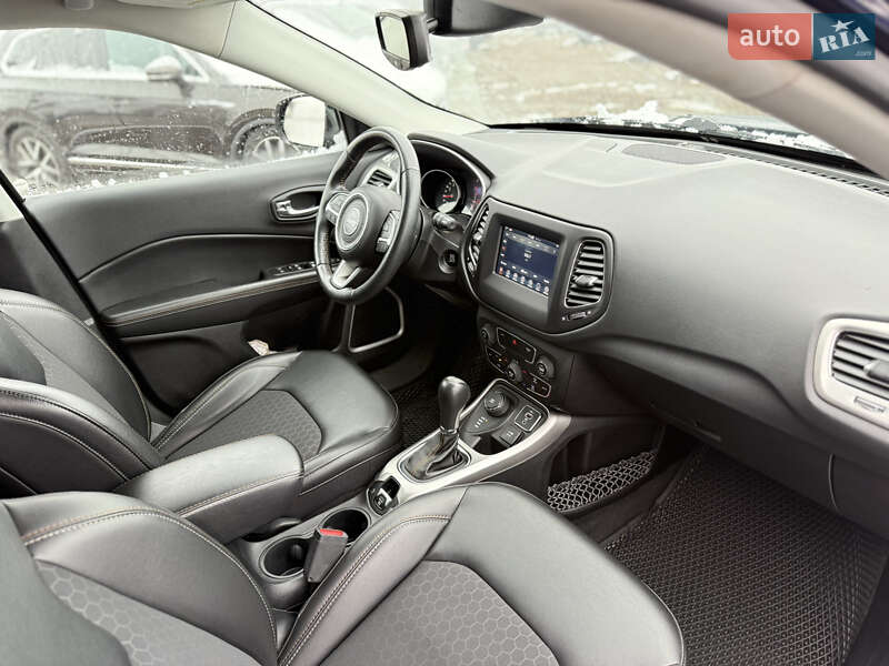 Внедорожник / Кроссовер Jeep Compass 2019 в Ровно
