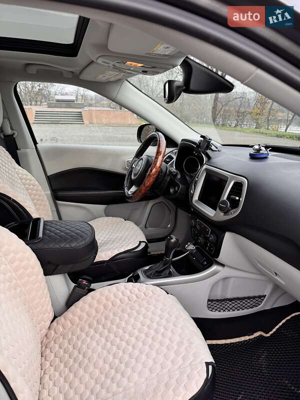 Внедорожник / Кроссовер Jeep Compass 2017 в Кривом Роге