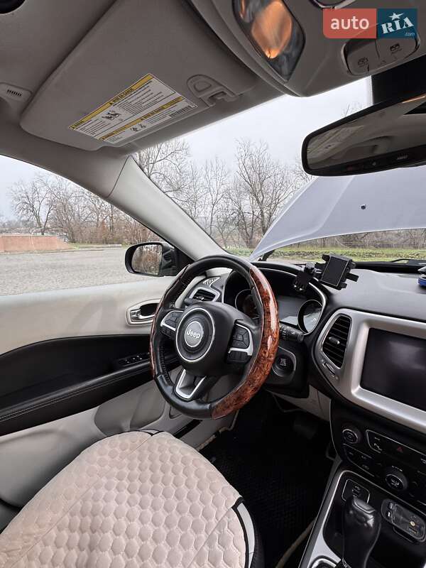 Внедорожник / Кроссовер Jeep Compass 2017 в Кривом Роге