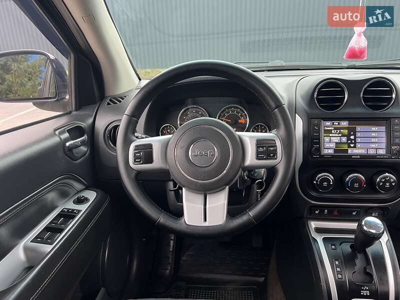 Внедорожник / Кроссовер Jeep Compass 2015 в Богуславе