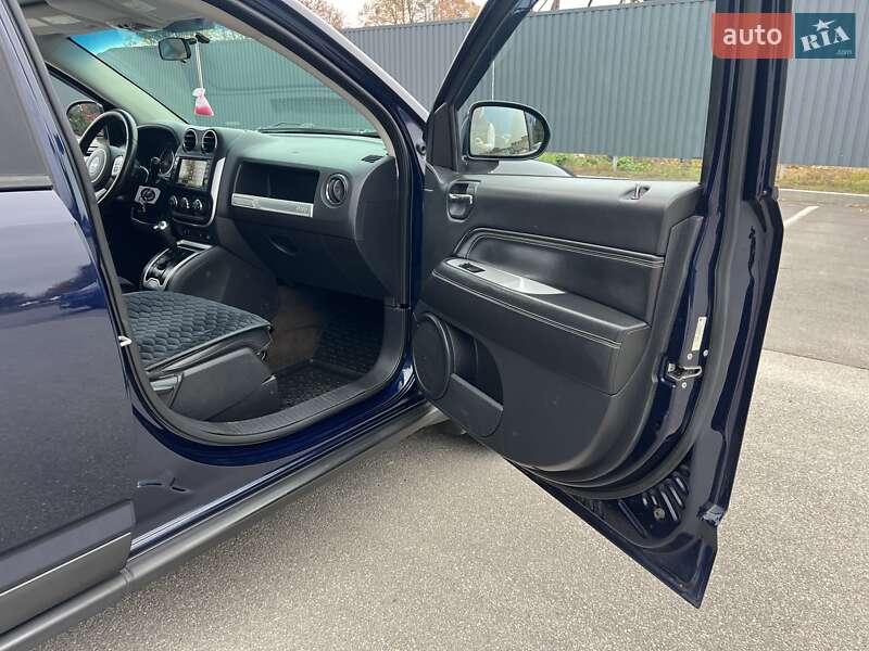 Внедорожник / Кроссовер Jeep Compass 2015 в Богуславе