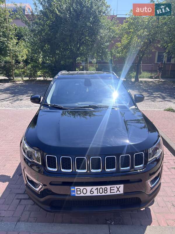Внедорожник / Кроссовер Jeep Compass 2017 в Ужгороде
