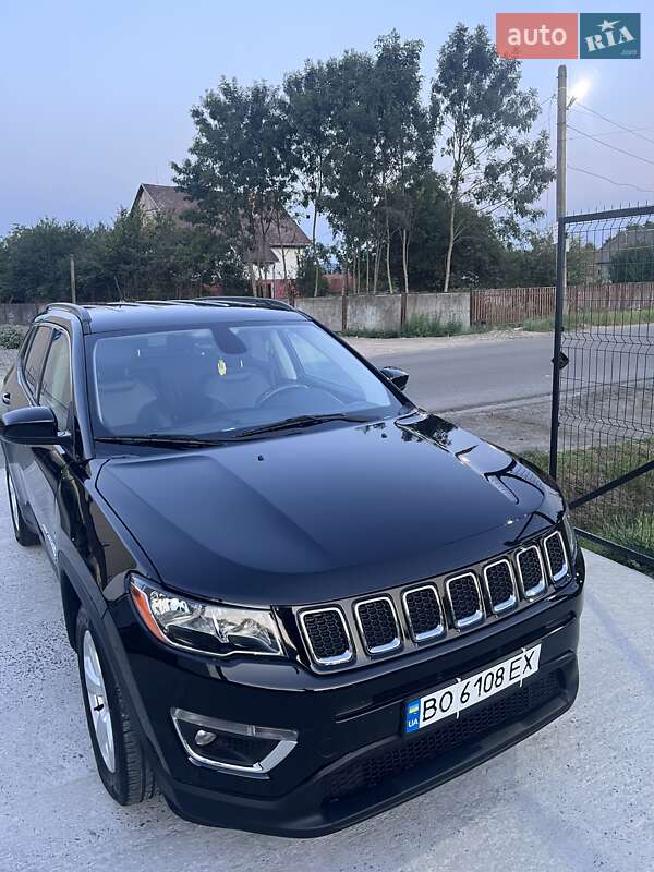 Внедорожник / Кроссовер Jeep Compass 2017 в Ужгороде