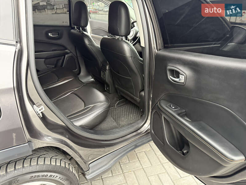 Внедорожник / Кроссовер Jeep Compass 2017 в Днепре