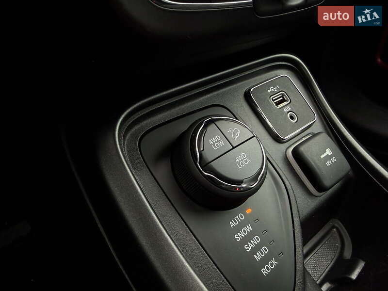 Позашляховик / Кросовер Jeep Compass 2019 в Києві фото 31 Позашляховик / Кросовер Jeep Compass 2019 в Києві