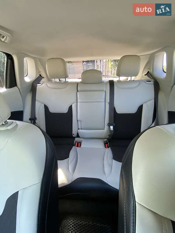 Внедорожник / Кроссовер Jeep Compass 2017 в Новомосковске фото 19 Внедорожник / Кроссовер Jeep Compass 2017 в Новомосковске