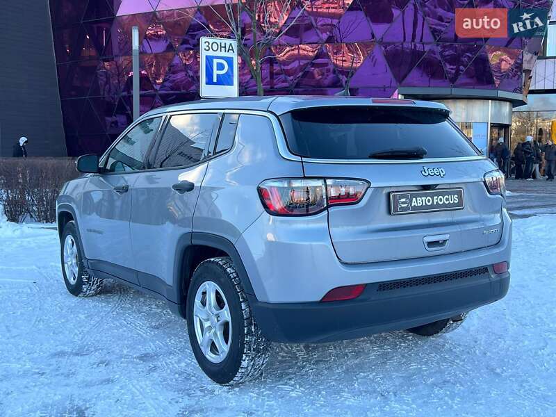 Внедорожник / Кроссовер Jeep Compass 2022 в Киеве