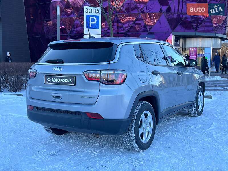 Внедорожник / Кроссовер Jeep Compass 2022 в Киеве