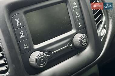 Внедорожник / Кроссовер Jeep Compass 2017 в Киеве
