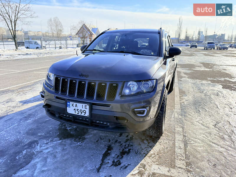 Внедорожник / Кроссовер Jeep Compass 2016 в Киеве