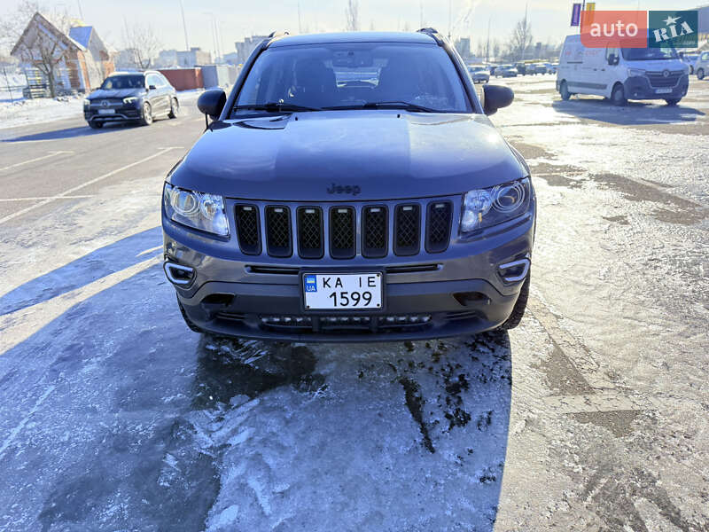 Внедорожник / Кроссовер Jeep Compass 2016 в Киеве