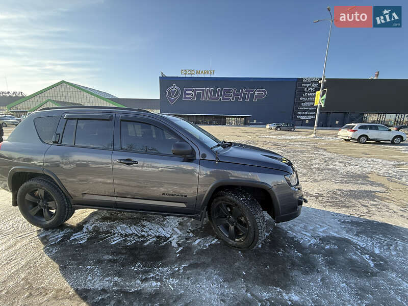 Внедорожник / Кроссовер Jeep Compass 2016 в Киеве
