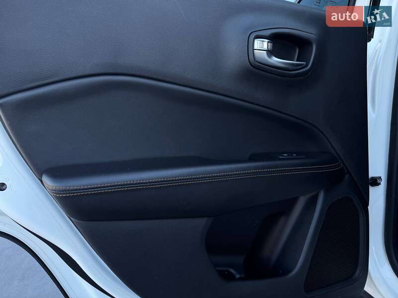 Внедорожник / Кроссовер Jeep Compass 2019 в Ровно