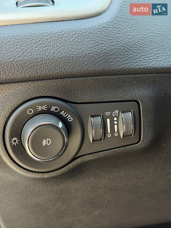 Внедорожник / Кроссовер Jeep Compass 2018 в Киеве