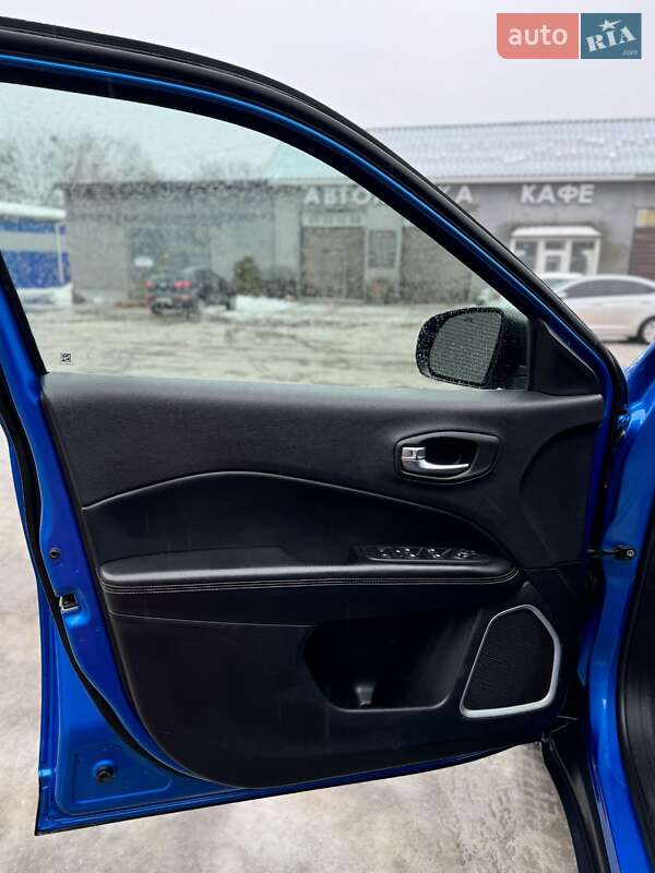 Позашляховик / Кросовер Jeep Compass 2017 в Сумах