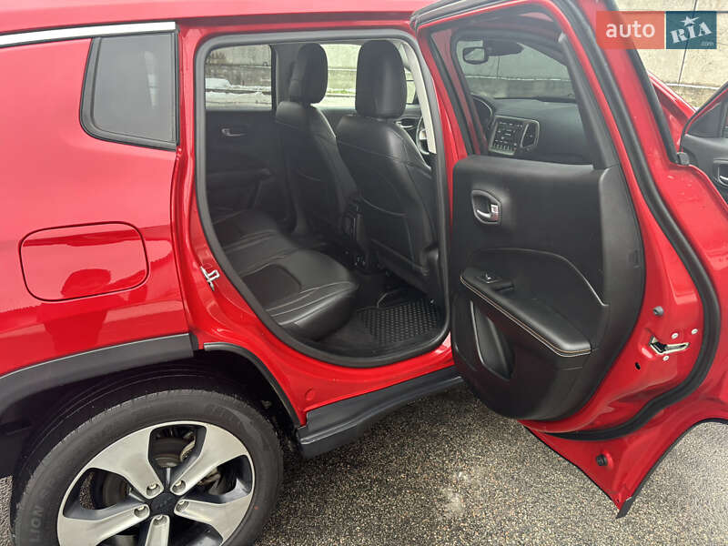 Внедорожник / Кроссовер Jeep Compass 2017 в Киеве