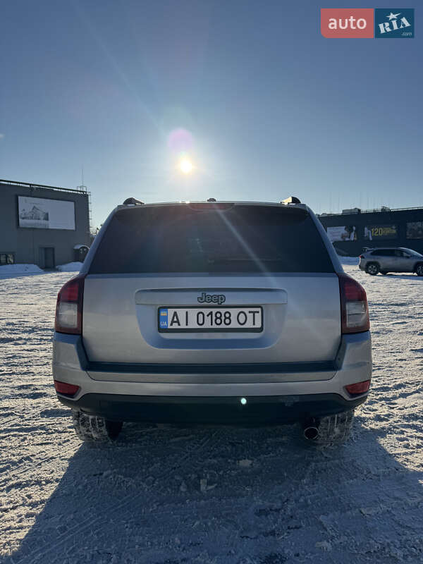 Внедорожник / Кроссовер Jeep Compass 2015 в Киеве