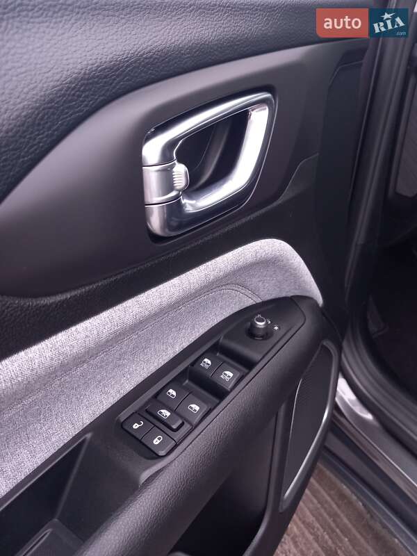 Внедорожник / Кроссовер Jeep Compass 2022 в Полтаве фото 35 Внедорожник / Кроссовер Jeep Compass 2022 в Полтаве