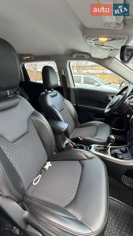 Позашляховик / Кросовер Jeep Compass 2018 в Дубні фото 47 Позашляховик / Кросовер Jeep Compass 2018 в Дубні