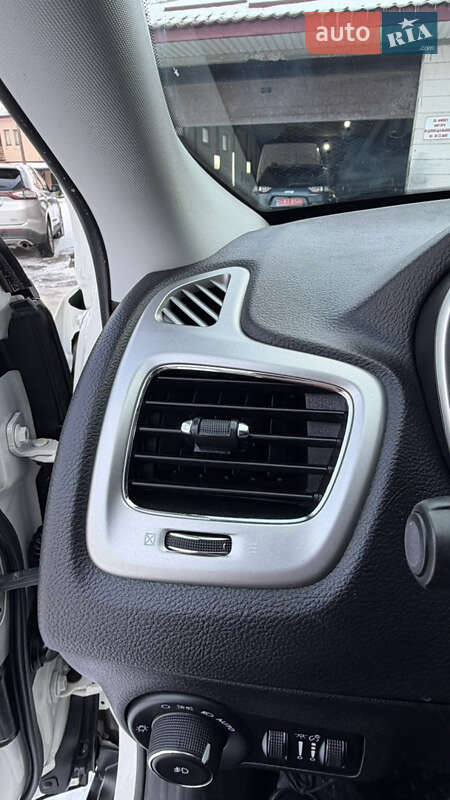 Позашляховик / Кросовер Jeep Compass 2018 в Дубні фото 76 Позашляховик / Кросовер Jeep Compass 2018 в Дубні