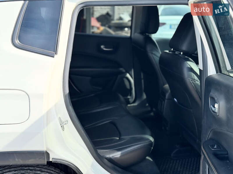 Позашляховик / Кросовер Jeep Compass 2017 в Києві