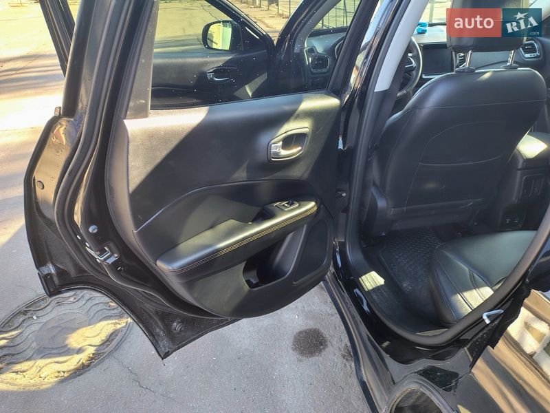 Внедорожник / Кроссовер Jeep Compass 2018 в Киеве