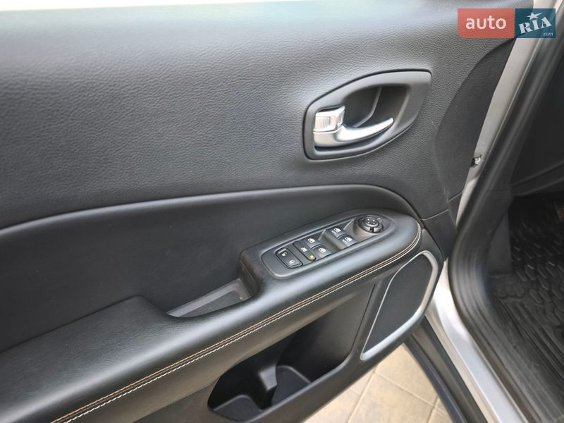 Внедорожник / Кроссовер Jeep Compass 2018 в Луцке