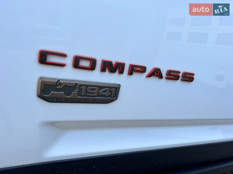 Внедорожник / Кроссовер Jeep Compass 2016 в Николаеве