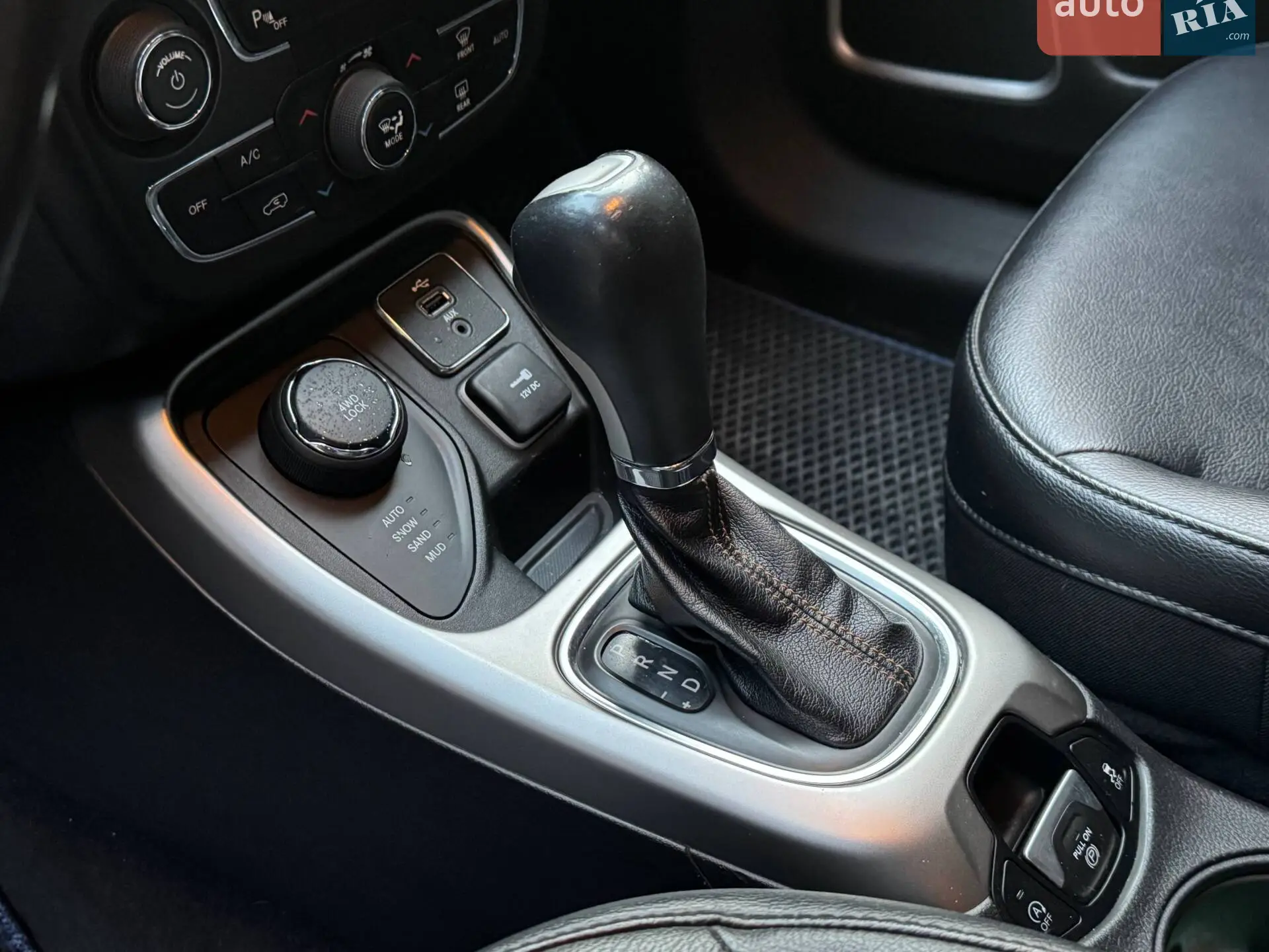 2017 Jeep Compass - мініатюра 12