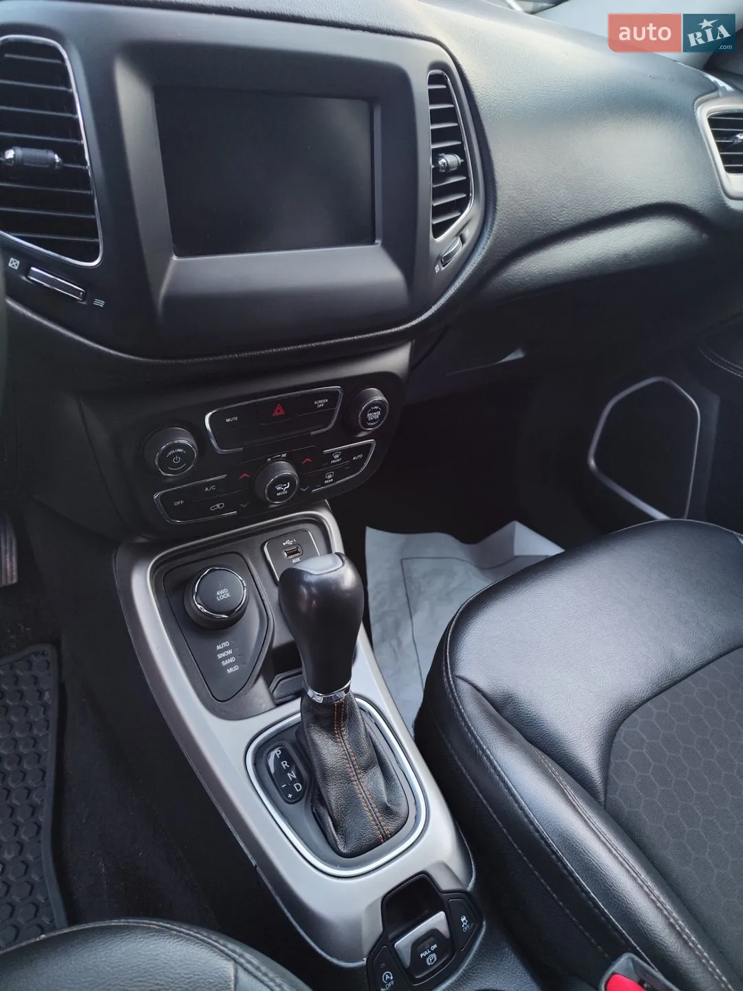 2019 Jeep Compass - мініатюра 25