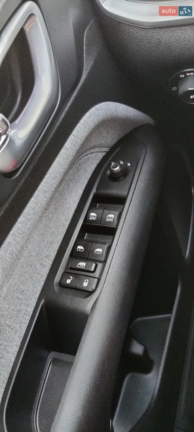 2022 Jeep Compass - мініатюра 2
