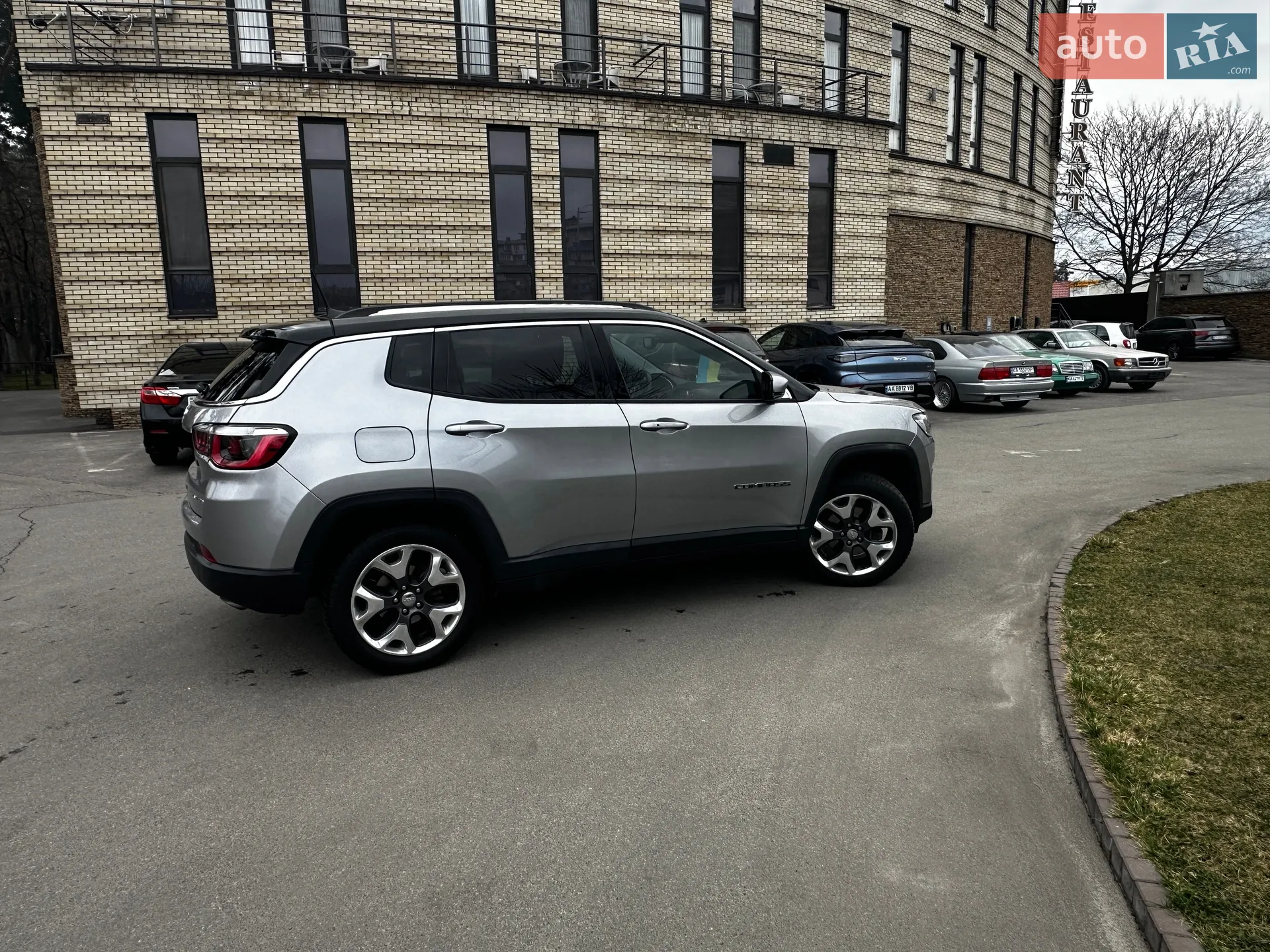 2017 Jeep Compass - мініатюра 3
