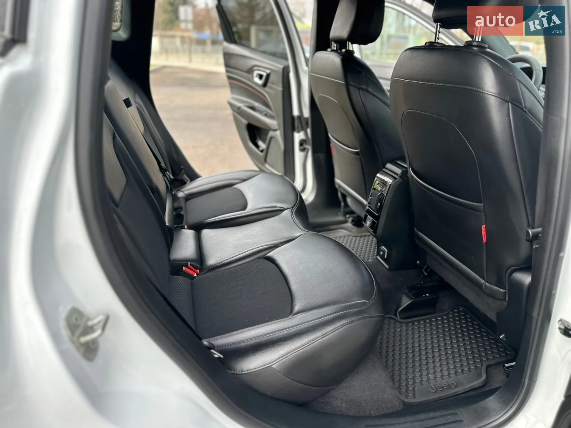 2023 Jeep Compass - мініатюра 31