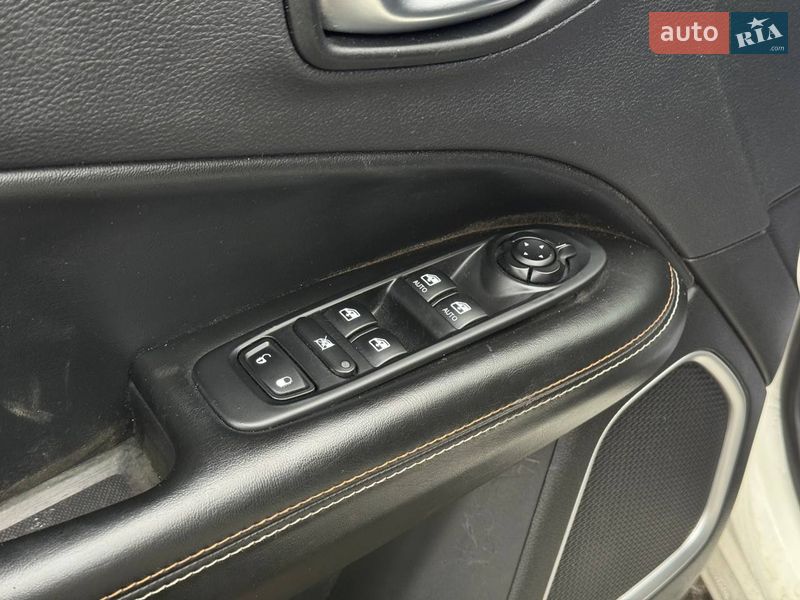 Внедорожник / Кроссовер Jeep Compass 2017 в Луцке