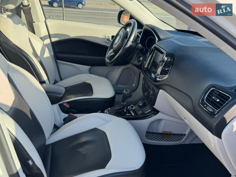 Внедорожник / Кроссовер Jeep Compass 2017 в Софиевской Борщаговке