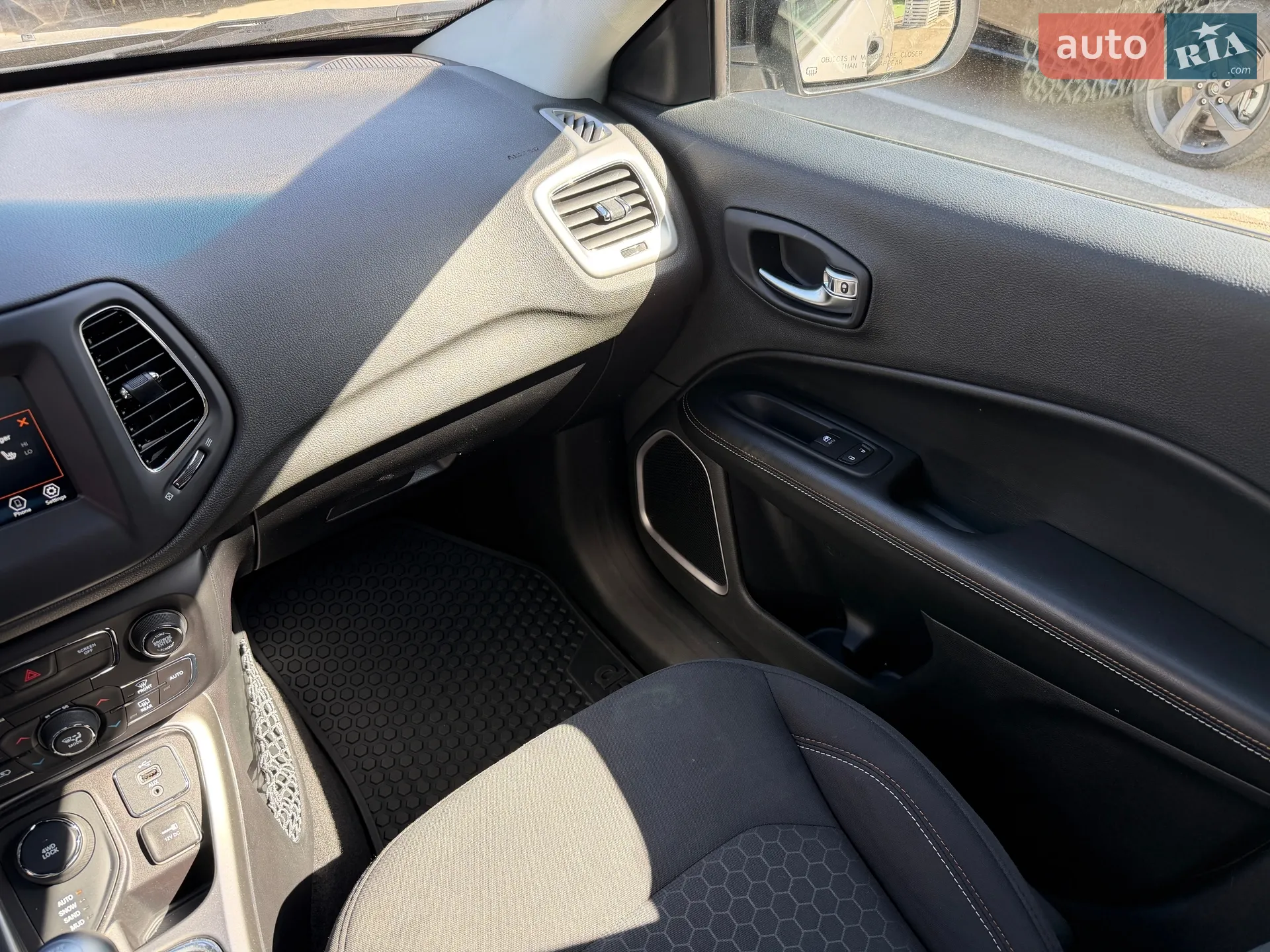 2018 Jeep Compass - мініатюра 26