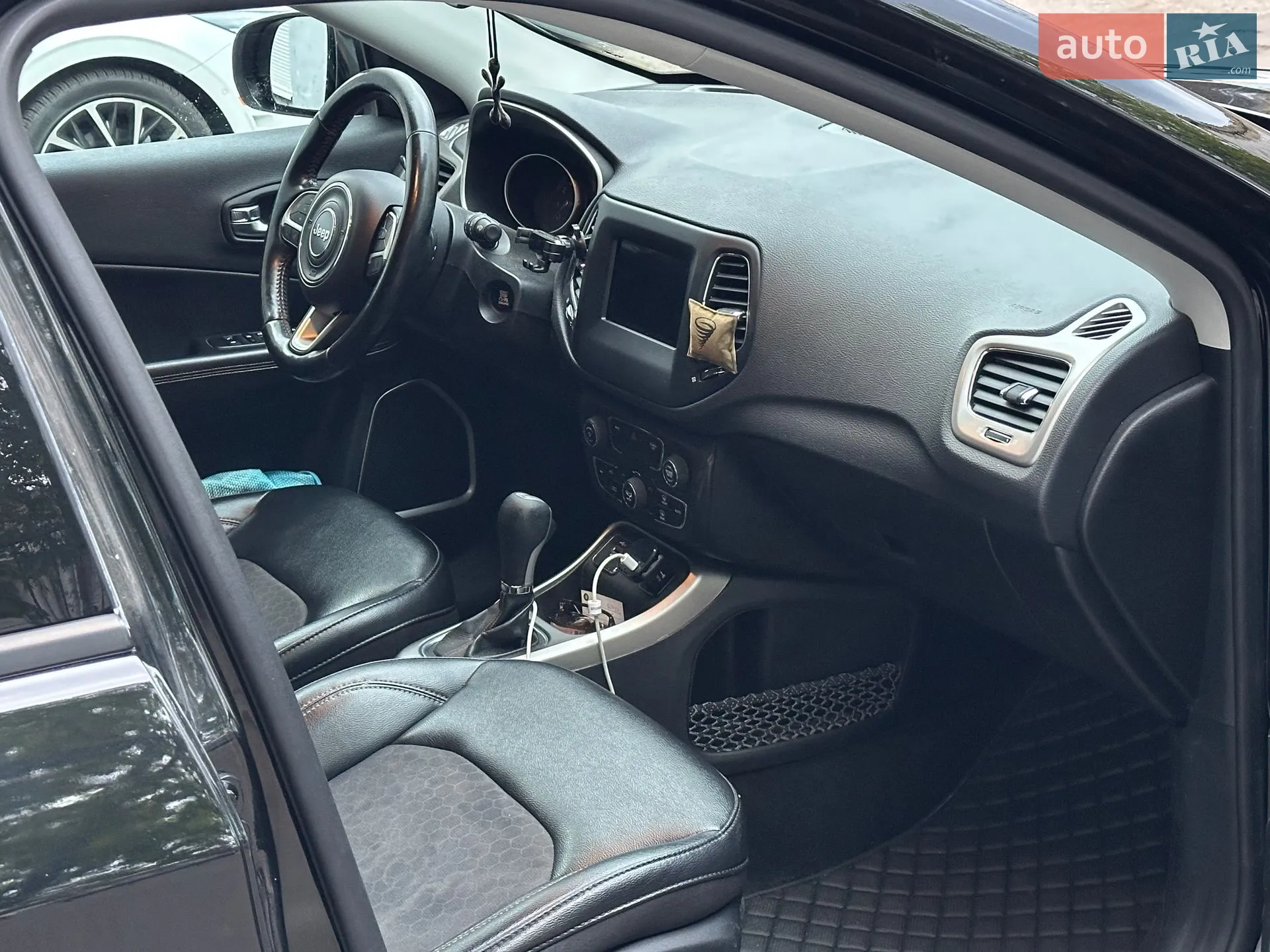 2019 Jeep Compass - мініатюра 29
