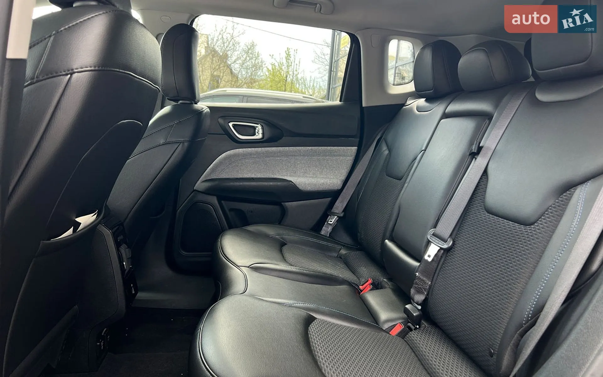 2021 Jeep Compass - мініатюра 19