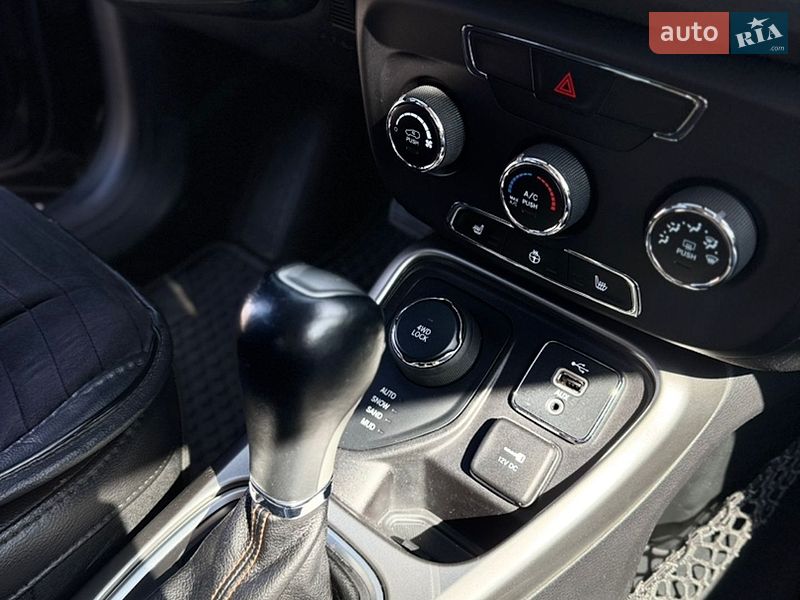 Внедорожник / Кроссовер Jeep Compass 2018 в Киеве