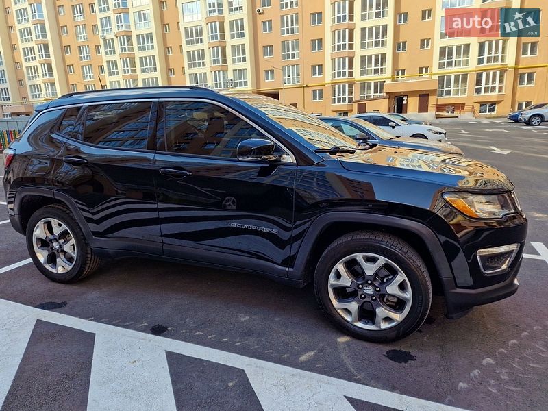 Внедорожник / Кроссовер Jeep Compass 2017 в Киеве